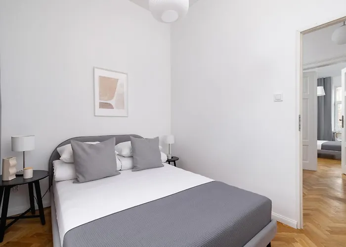 2-Bedroom With Balcony - Dluga 65